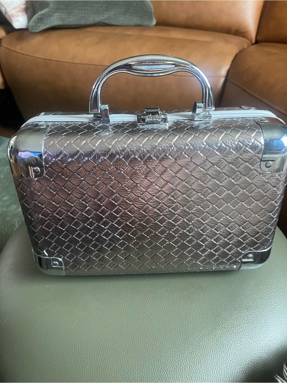 Metallic Woven-Texture cosmetic carrying case-Silver